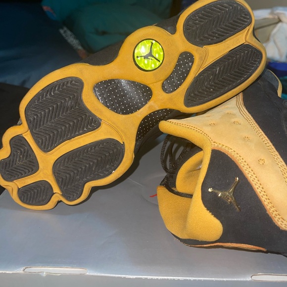 Lightly used air men’s Jordan Retro Low - Picture 7 of 9